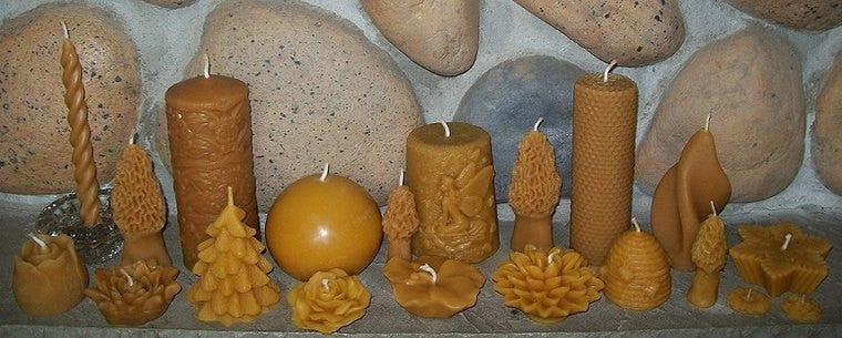 Dahlia Candle ~100% pure beeswax