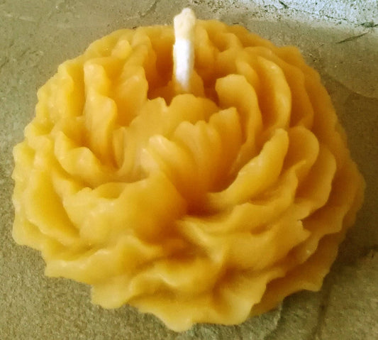 Peony Candle ~100% pure beeswax
