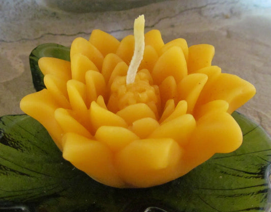 Floating Lotus Candle ~100% pure beeswax
