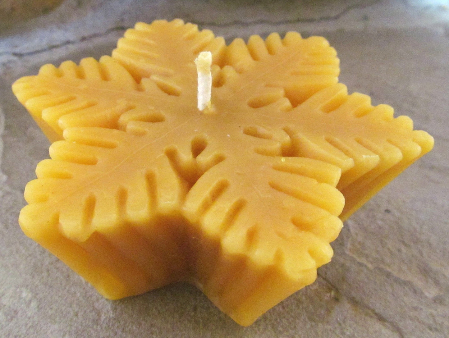 Snowflake Candle ~100% pure beeswax